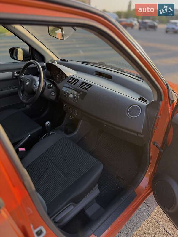 Хетчбек Suzuki Swift 2006 в Києві