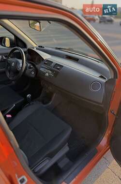 Хэтчбек Suzuki Swift 2006 в 