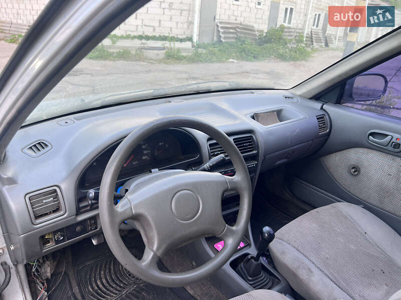 Седан Suzuki Swift 2003 в Полтаве фото 7 Седан Suzuki Swift 2003 в Полтаве