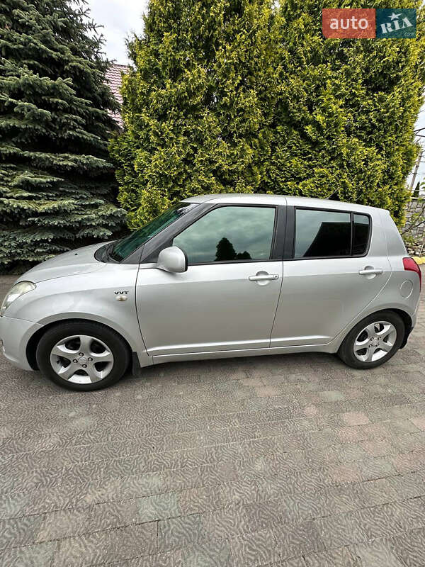 Хэтчбек Suzuki Swift 2008 в Ивано-Франковске фото 2 Хэтчбек Suzuki Swift 2008 в Ивано-Франковске