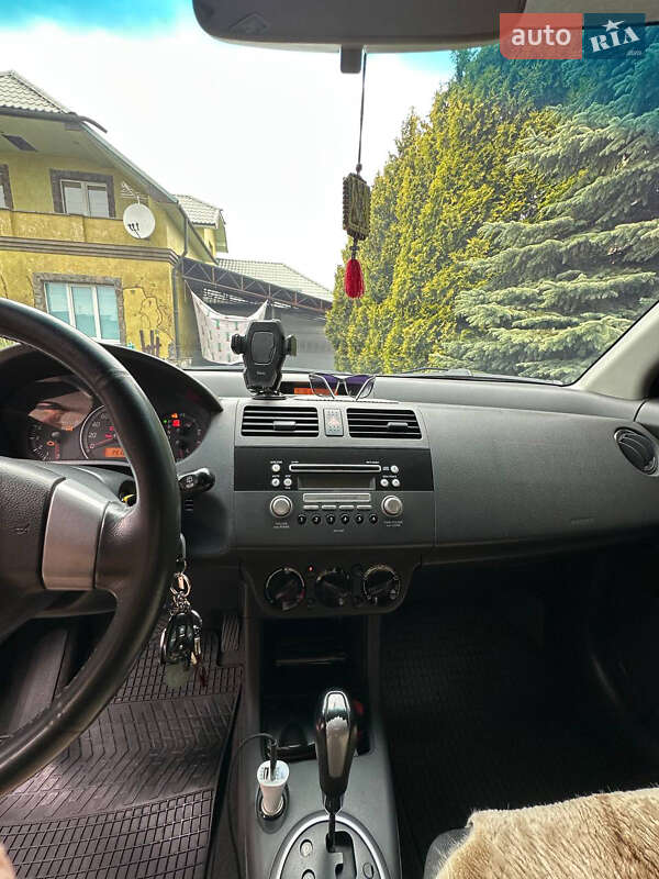 Хэтчбек Suzuki Swift 2008 в Ивано-Франковске фото 10 Хэтчбек Suzuki Swift 2008 в Ивано-Франковске