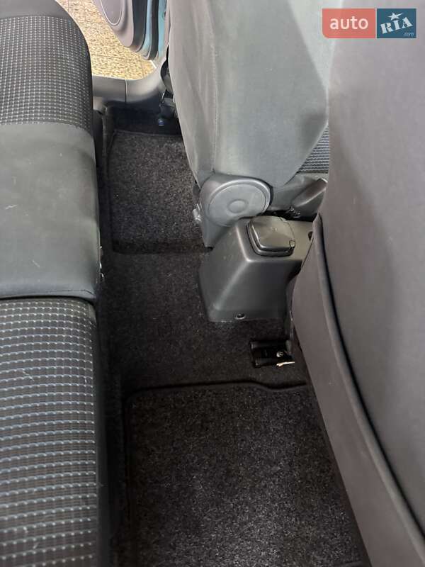 Хэтчбек Suzuki Swift 2008 в Киеве фото 25 Хэтчбек Suzuki Swift 2008 в Киеве