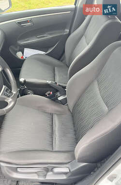 Хетчбек Suzuki Swift 2012 в 