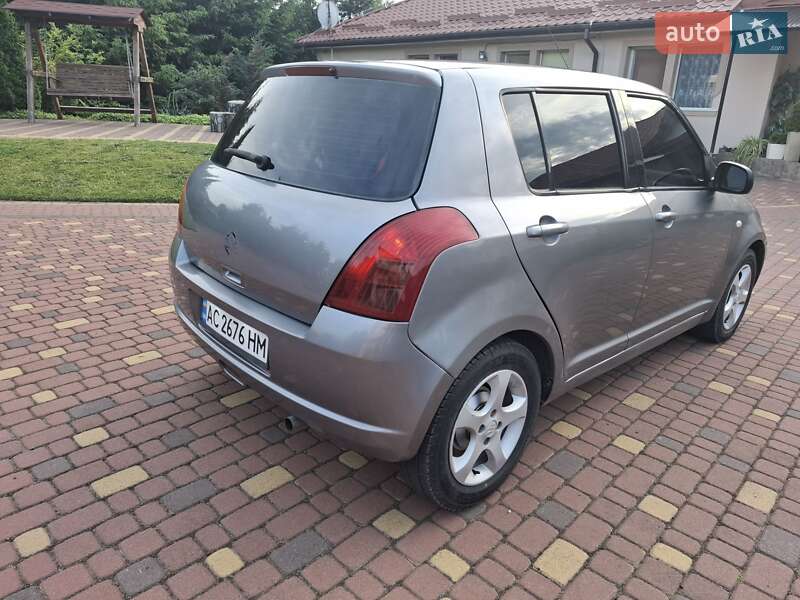 Хэтчбек Suzuki Swift 2007 в Нововолынске