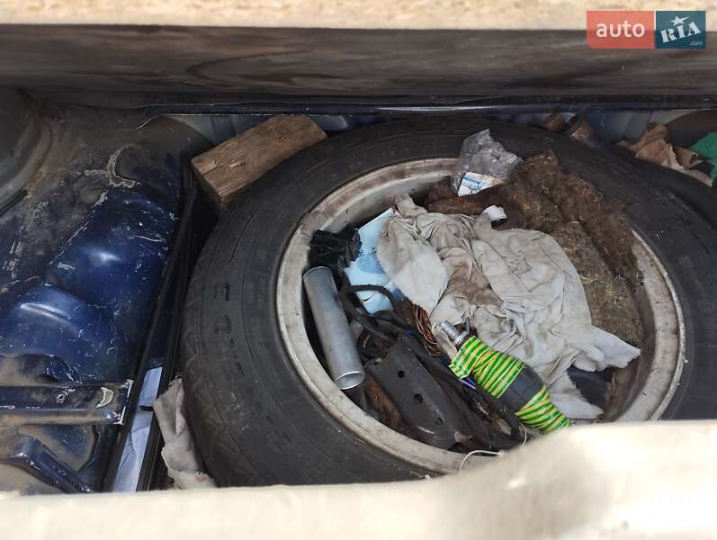 Хэтчбек Suzuki Swift 2000 в Киеве