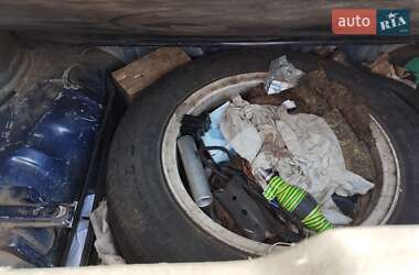 Хетчбек Suzuki Swift 2000 в 