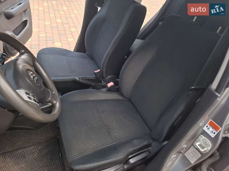 Хэтчбек Suzuki Swift 2007 в Нововолынске