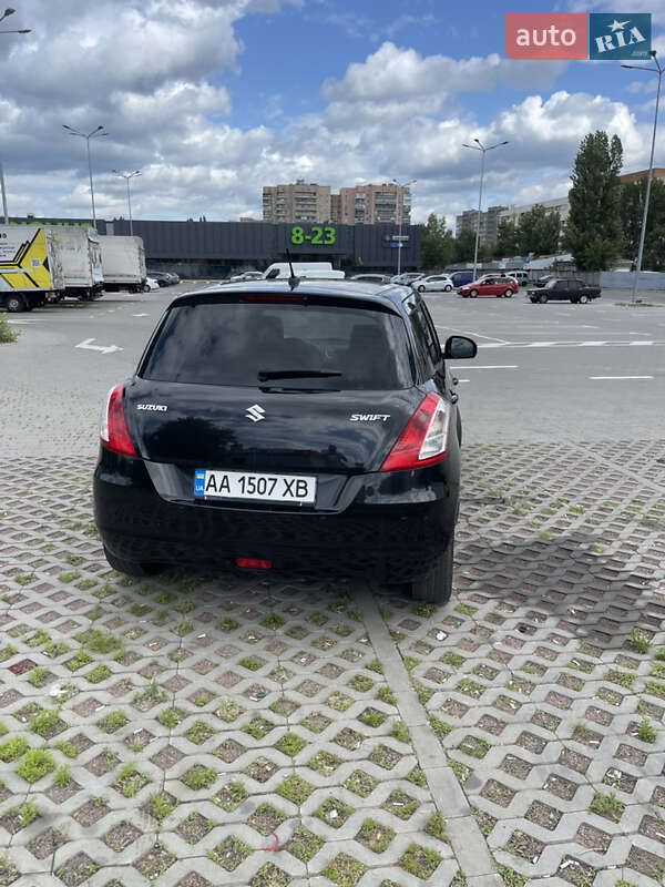 Хэтчбек Suzuki Swift 2012 в Киеве