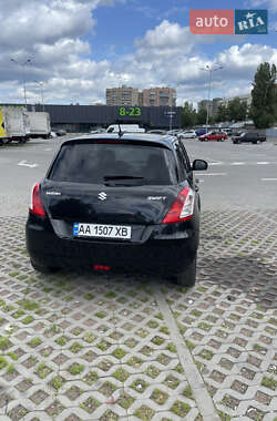 Хэтчбек Suzuki Swift 2012 в 
