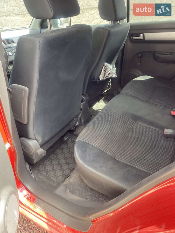 Хэтчбек Suzuki Swift 2006 в Старых Петровцах