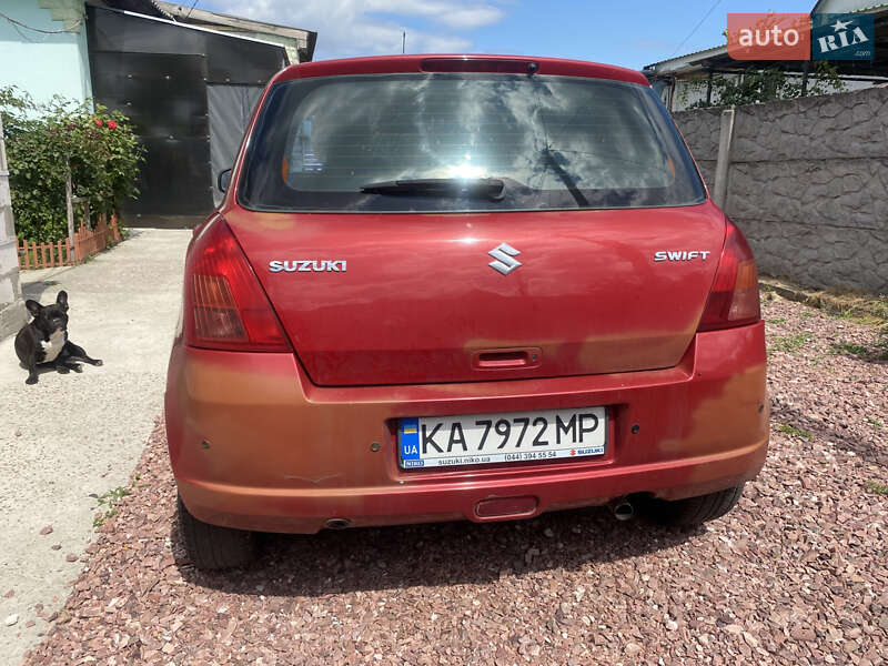 Хэтчбек Suzuki Swift 2006 в Старых Петровцах