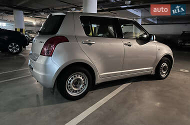 Хэтчбек Suzuki Swift 2010 в 
