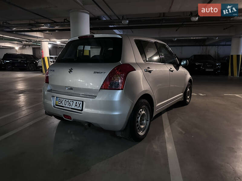 Хетчбек Suzuki Swift 2010 в Києві