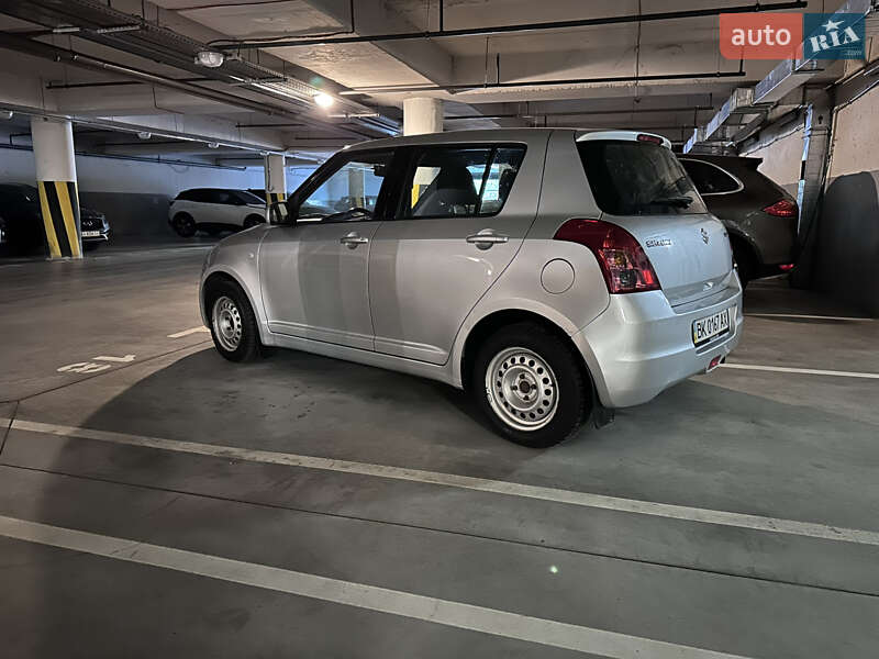 Хетчбек Suzuki Swift 2010 в Києві