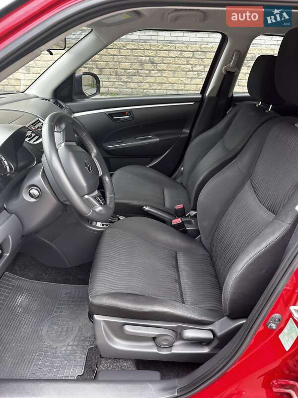 Хетчбек Suzuki Swift 2011 в Дніпрі