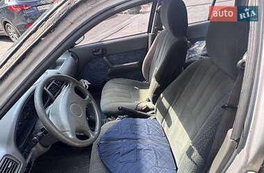 Хэтчбек Suzuki Swift 2003 в 