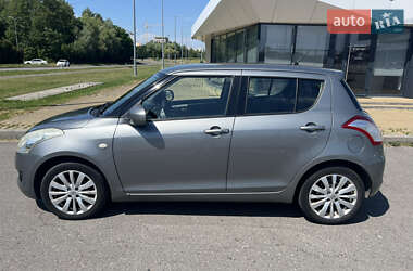 Хетчбек Suzuki Swift 2012 в 
