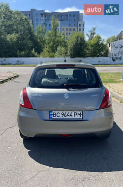 Хетчбек Suzuki Swift 2012 в 