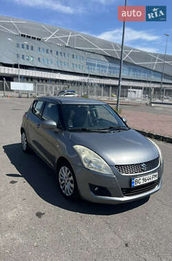 Хетчбек Suzuki Swift 2012 в 
