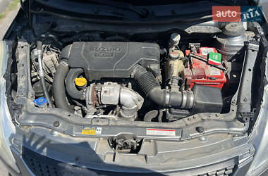 Хетчбек Suzuki Swift 2012 в 