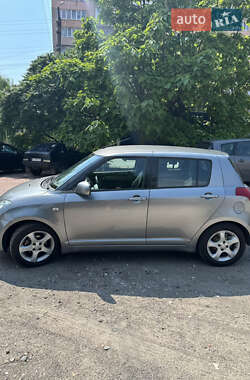 Хетчбек Suzuki Swift 2007 в 