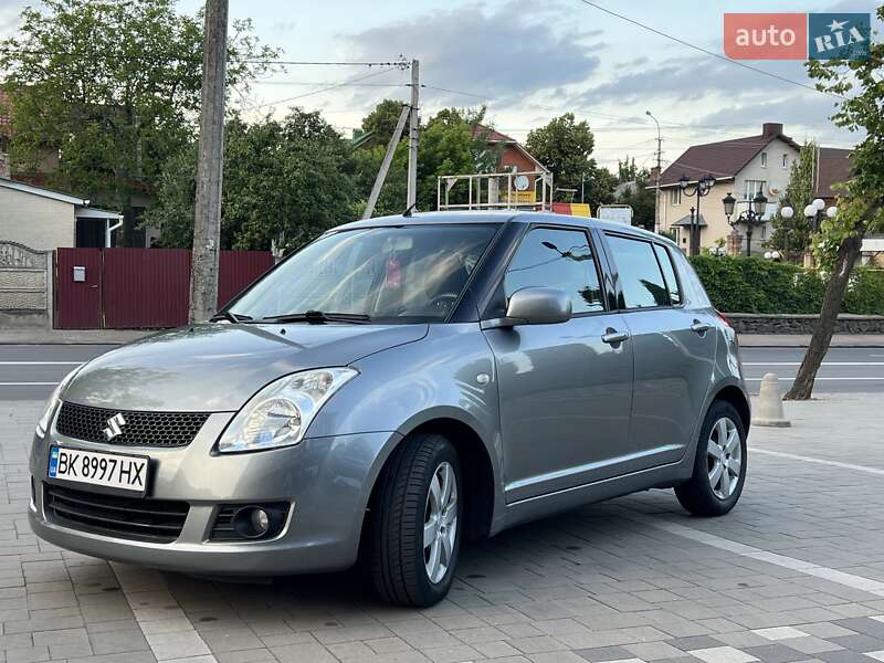 Хэтчбек Suzuki Swift 2010 в Ровно