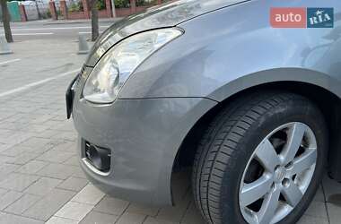 Хэтчбек Suzuki Swift 2010 в 