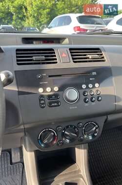 Хетчбек Suzuki Swift 2010 в 