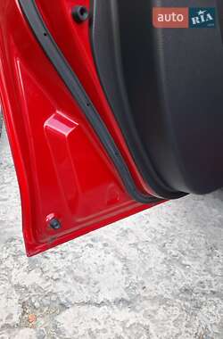 Хэтчбек Suzuki Swift 2011 в 