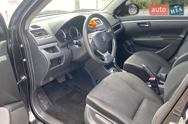 Хэтчбек Suzuki Swift 2012 в 