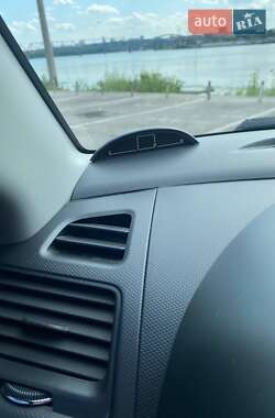 Хэтчбек Suzuki Swift 2012 в 