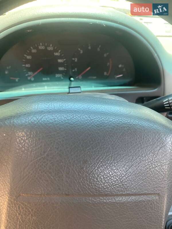 Седан Suzuki Swift 2000 в Одесі