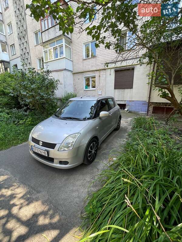 Хетчбек Suzuki Swift 2005 в Хмельницькому