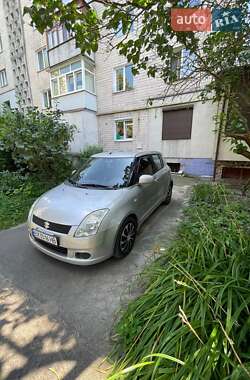 Хетчбек Suzuki Swift 2005 в 
