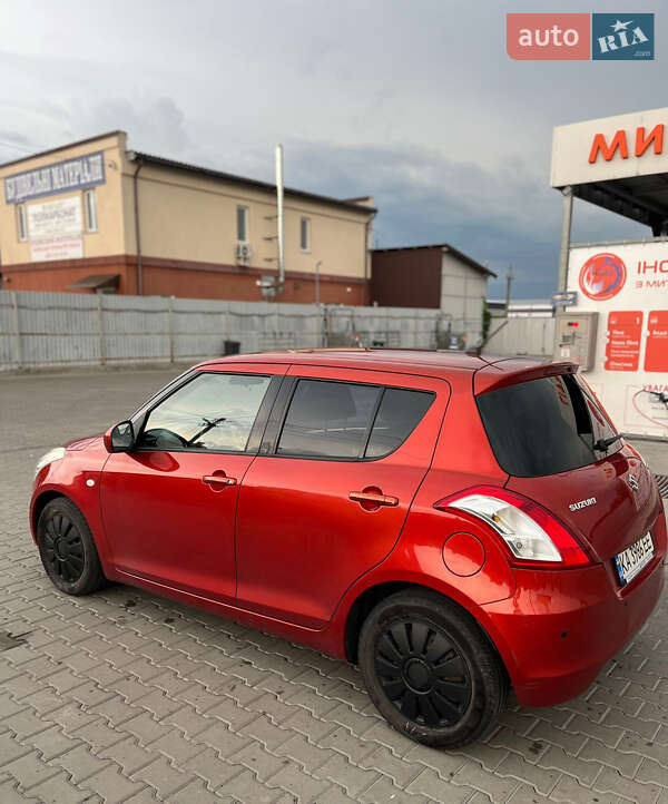Хэтчбек Suzuki Swift 2012 в Киеве