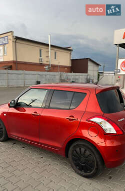 Хэтчбек Suzuki Swift 2012 в 