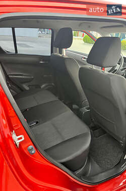 Хэтчбек Suzuki Swift 2012 в 