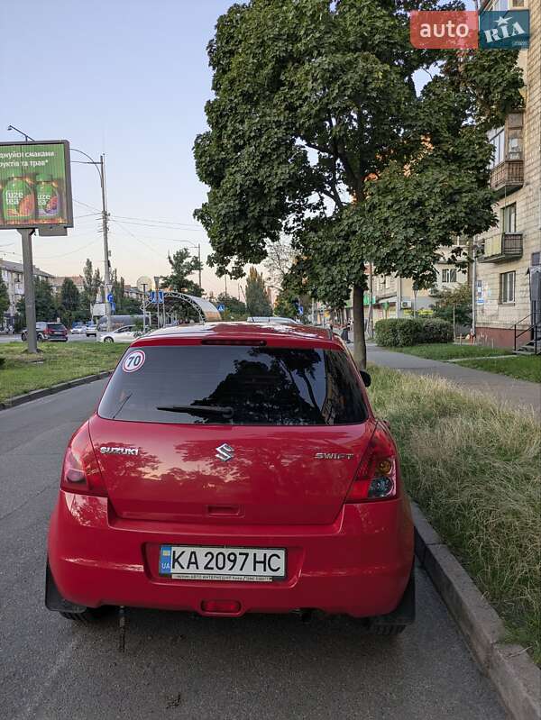 Хэтчбек Suzuki Swift 2008 в Киеве
