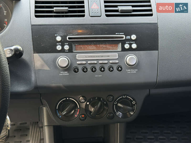 Хэтчбек Suzuki Swift 2008 в Киеве