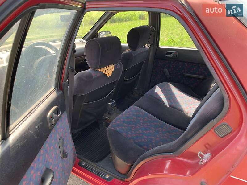 Седан Suzuki Swift 1996 в Костопілі