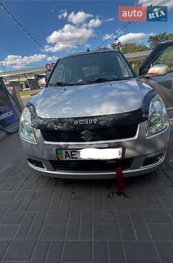 Хэтчбек Suzuki Swift 2006 в 