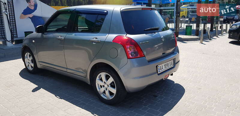 Хэтчбек Suzuki Swift 2008 в Киеве