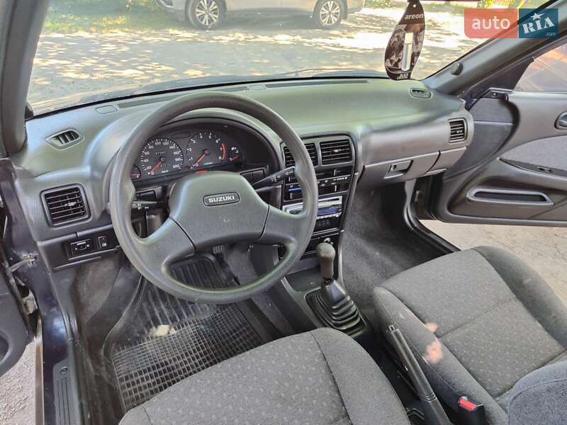Седан Suzuki Swift 1993 в Полтаві