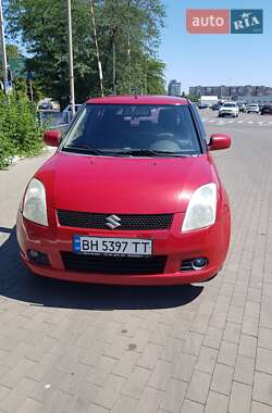 Хэтчбек Suzuki Swift 2005 в 