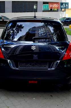 Хэтчбек Suzuki Swift 2012 в 