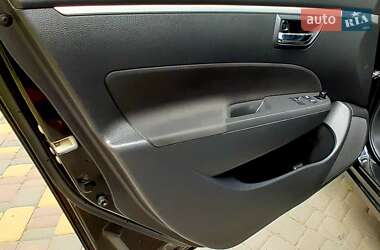 Хэтчбек Suzuki Swift 2012 в 