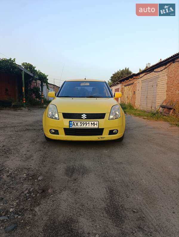Хетчбек Suzuki Swift 2005 в 