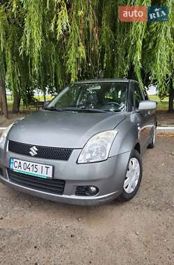 Хетчбек Suzuki Swift 2005 в 