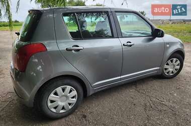 Хетчбек Suzuki Swift 2005 в 