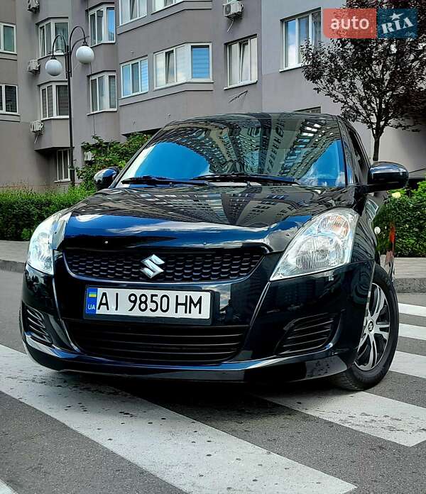 Хэтчбек Suzuki Swift 2012 в 